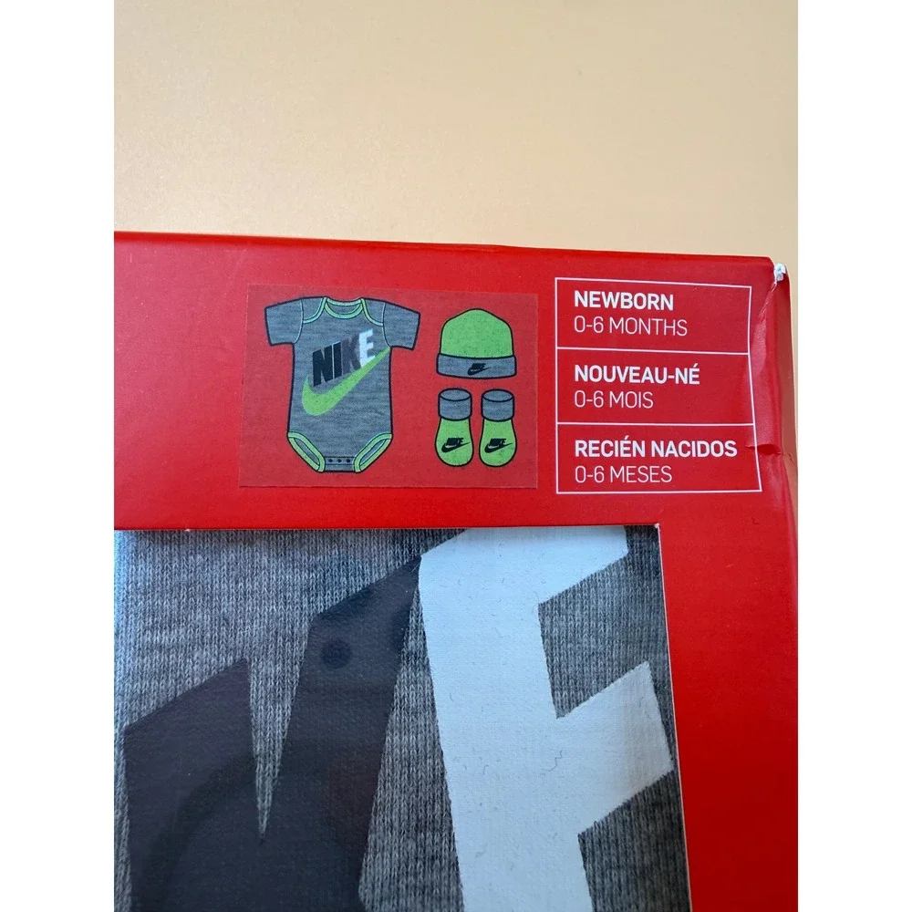 Nike Baby 3-Piece Set 0-6M Grey Neon Green Bodysuit Hat Booties Set